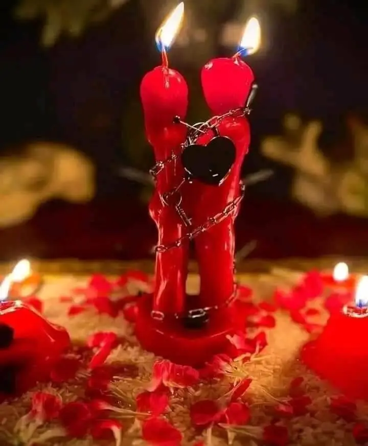 Trabajo espiritual de amor con velas y elementos esotéricos